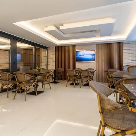 Hotel Rubby Kadikoey *