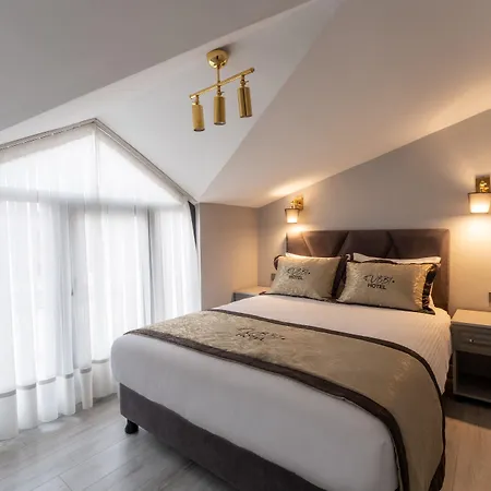 Rubby Kadikoey Hotel *