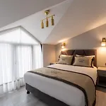 Rubby Kadikoey Hotel *